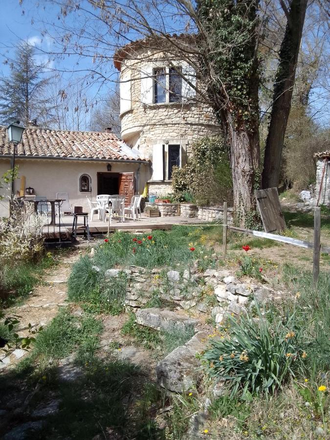 Les Favouilles - Gite & Chambres D Hotes Dauphin Exterior foto